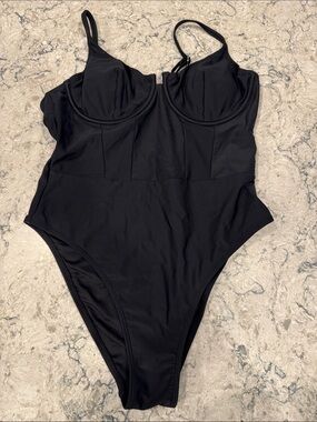 Cupshe Black One-Piece Swimsuit with Underwire Support